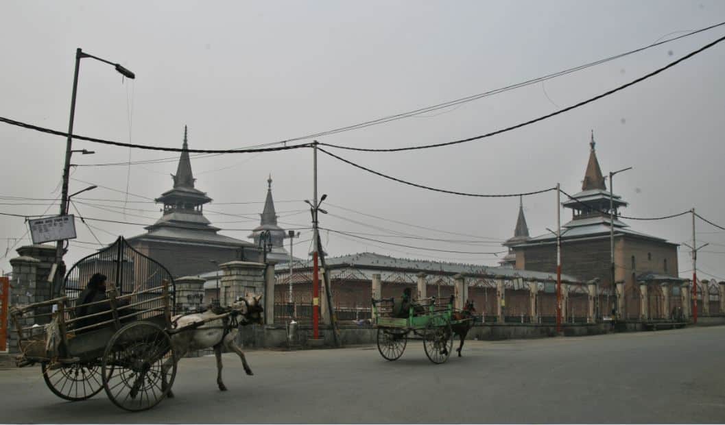 pictures of separatists's shutdown in kashmir 