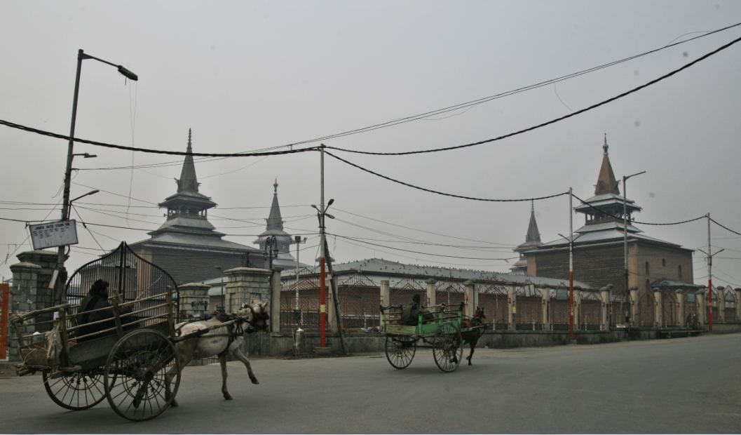 pictures of separatists's shutdown in kashmir 