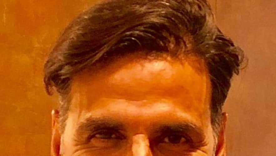 Akshay Kumar shares Padman poster, full Poster Will Be Out Tomorrow