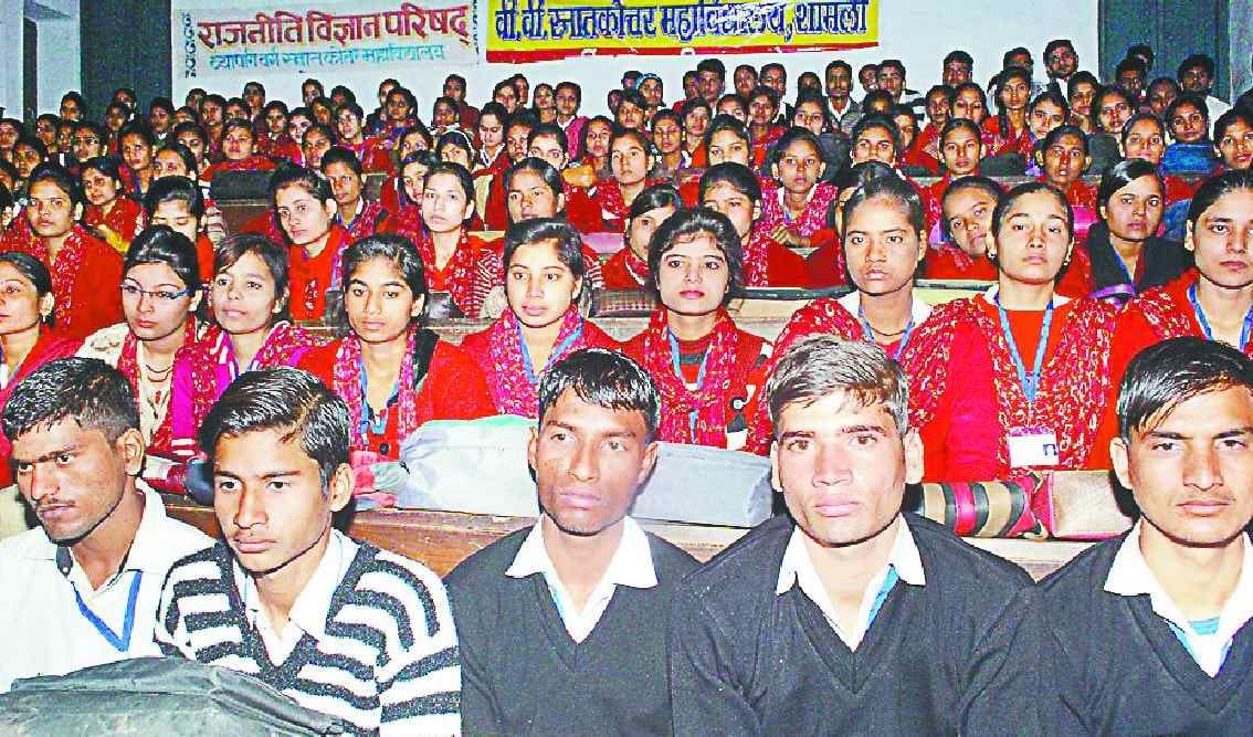 Explaining the meaning of secularism to students