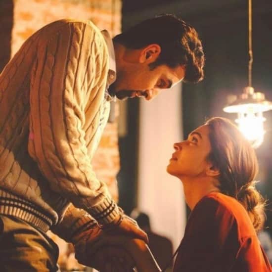 Tamasha turns to two, lets reveal some secrets of Deepika and Ranbir kapoor