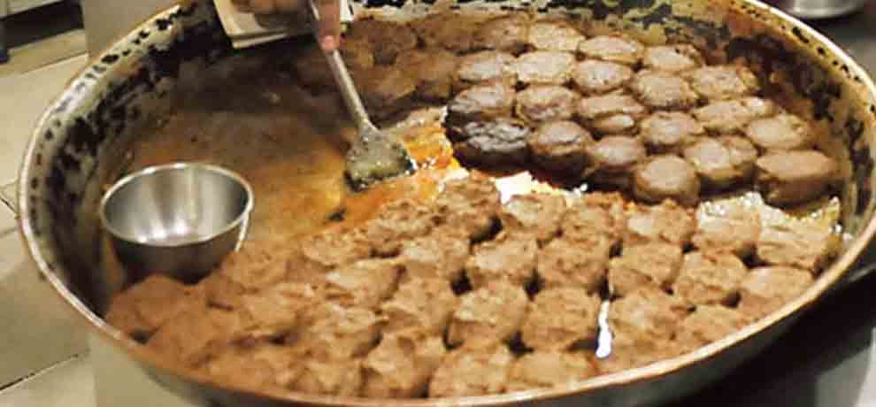 visit best street food joints open all night in delhi ncr