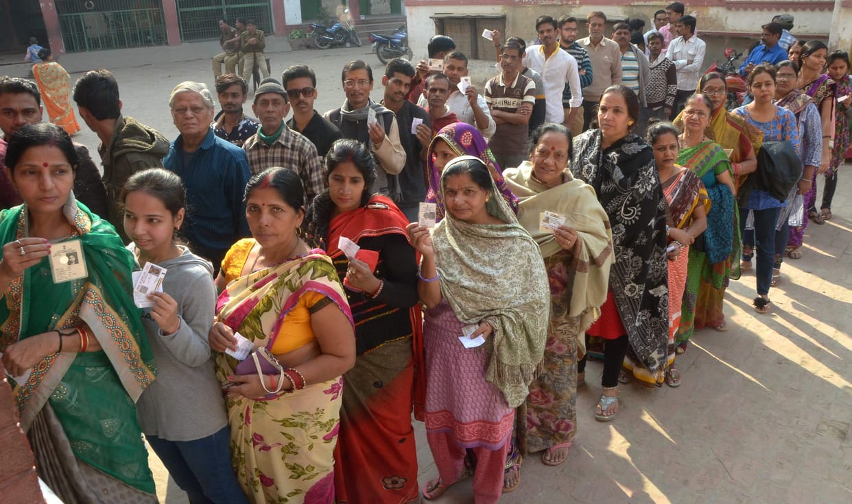 women vote for varanasi lady mayor 
