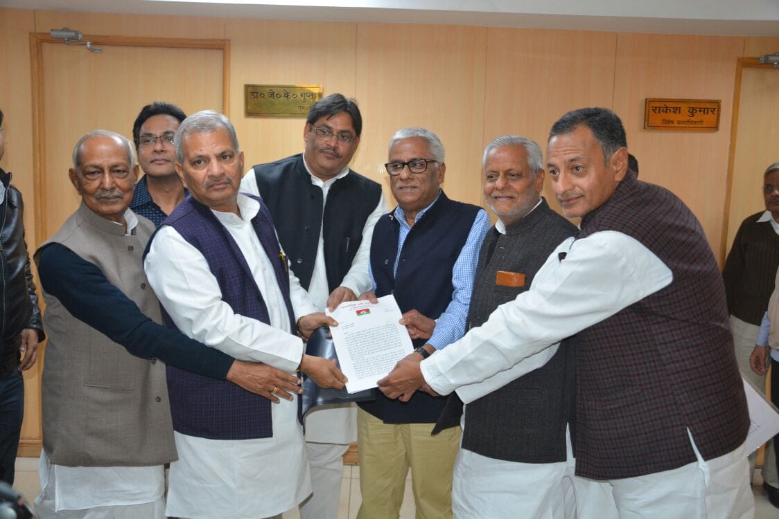 samajwadi party leaders met state election commissioner
