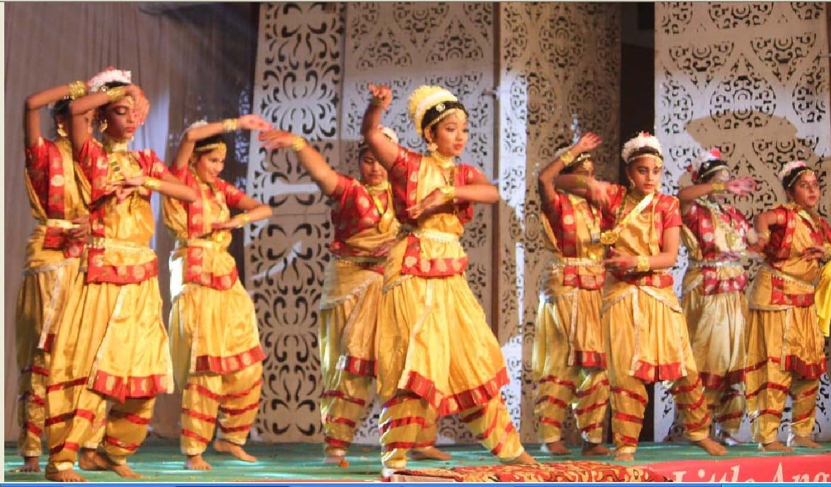 Students show talent in 'Flying'