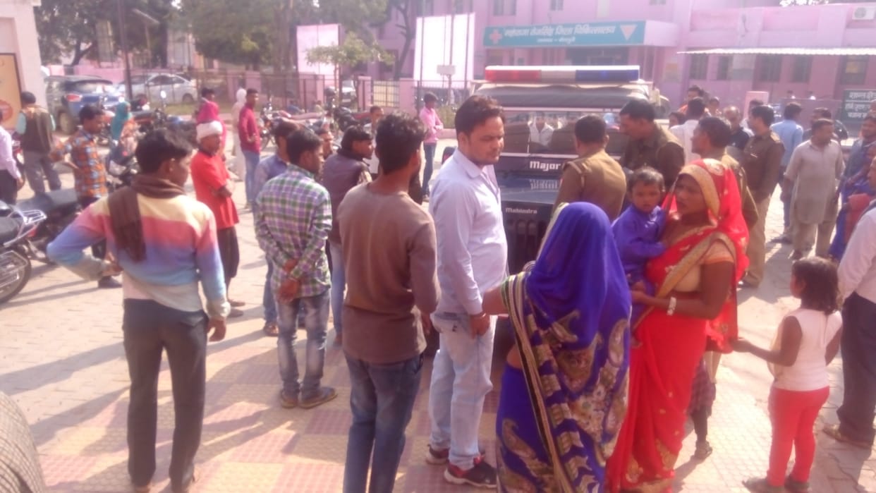 mother and son died after accident in mainpuri