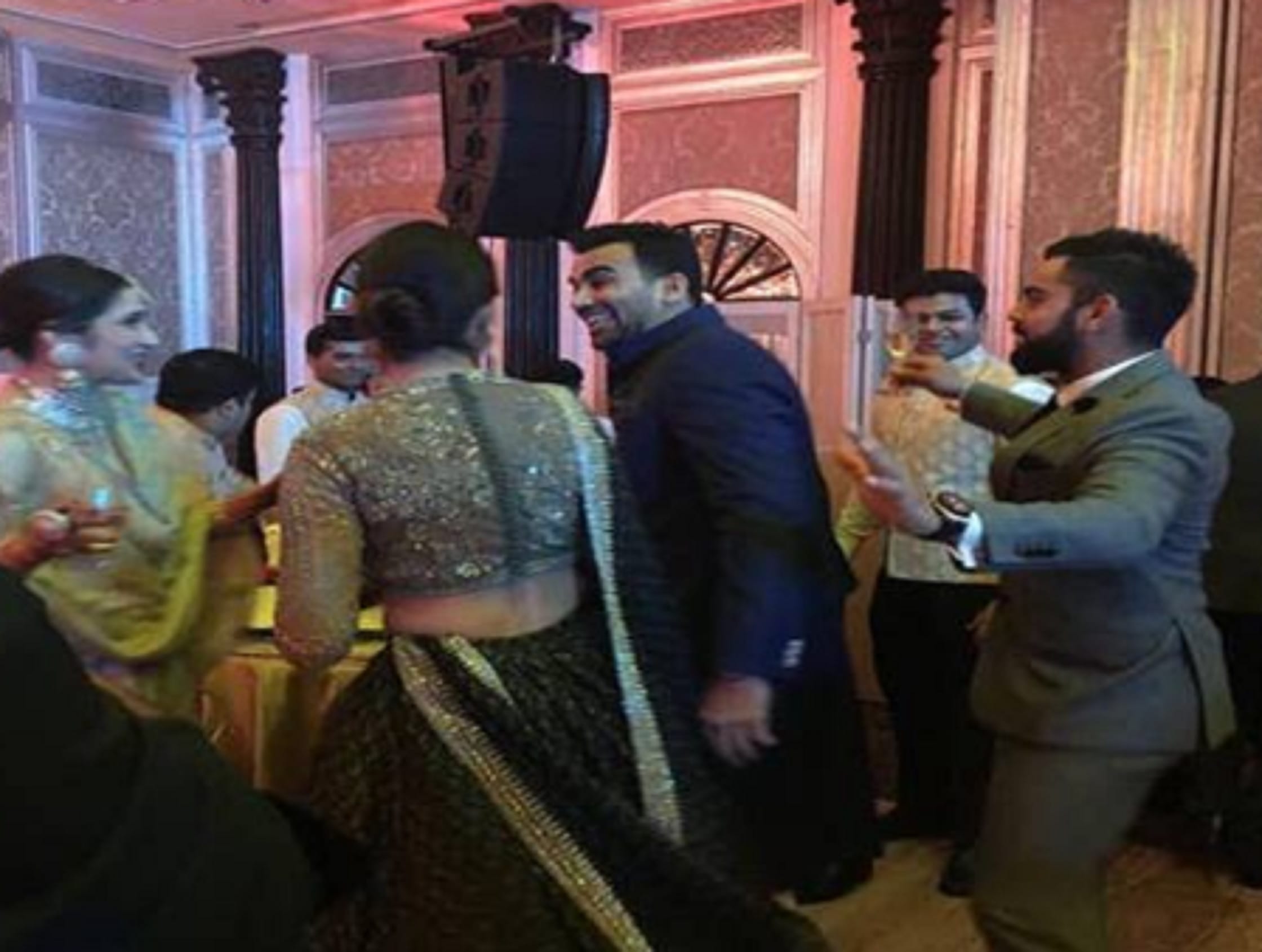 virat kohli anushka sharma viral dance video at zaheer sagarika reception