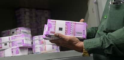 VIGILANCE TEAM ARRREST LEKHPAL WHILE TAKING BRIBE 