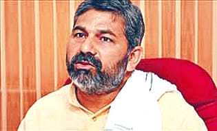 Bhakiyu leader Rakesh Tikait made license