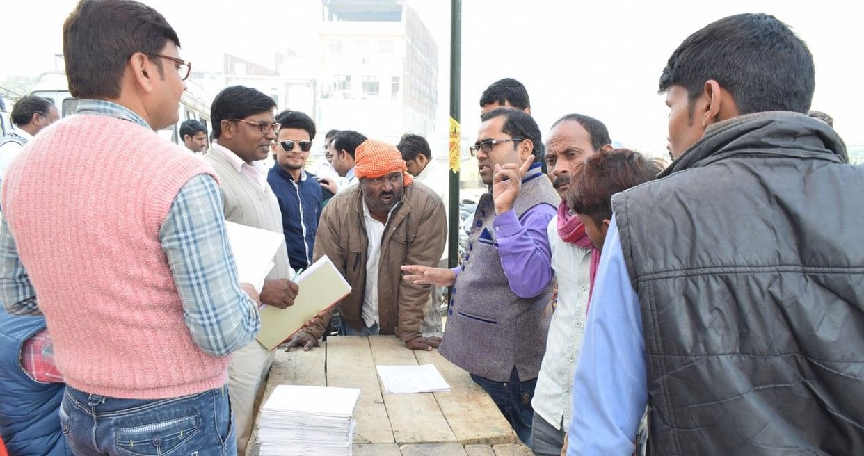 पोलिंग पार्टियों के बूथों पर रवानगी की तैयारी पूरी