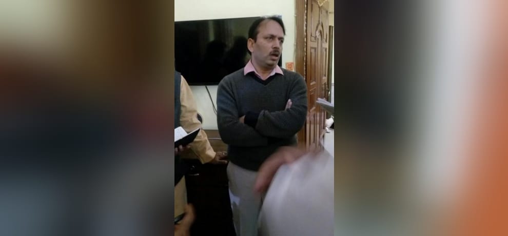 robbery in doctor's home at ghaziabad vasundhara