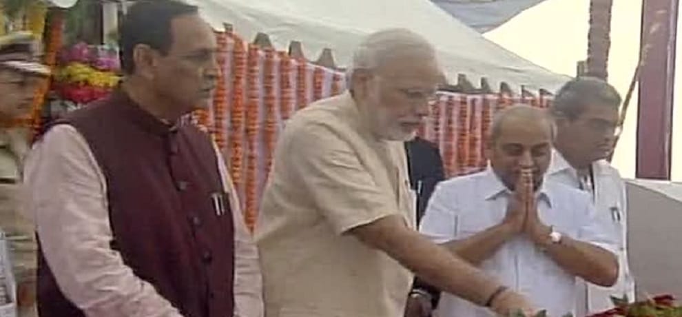 Gujarat elections Farmers in gujarat say they feel cheated BJP did not help them in irrigation 