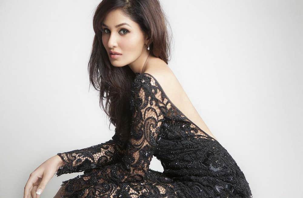 Pooja Chopra former Miss India found as corona positive being in quarantine doing social help