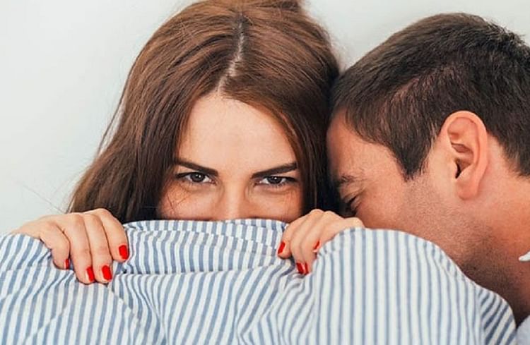 8 Common Myths And Truth About Intimacy In Relationships Amar Ujala