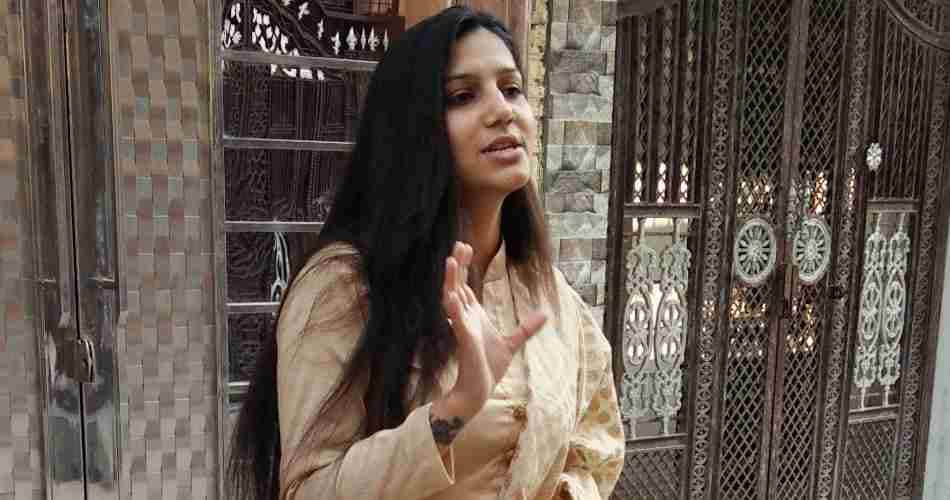 sapna chaudhary cried in between show in jhajjar Dighal gaushala