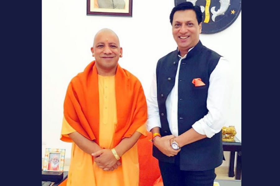 madhur bhandarkar meets chief minister yogi adityanath.