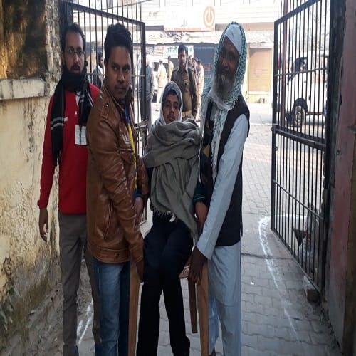Bridegroom king cast vote with wife different enthusiasm showing in the elderly photos