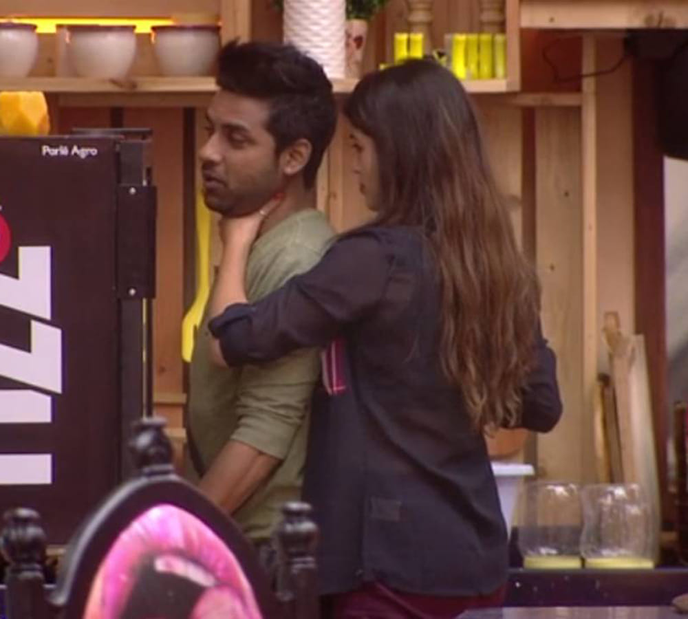 bigg boss makers chhoped off the make out scene of puneesh sharma and bandagi kalra
