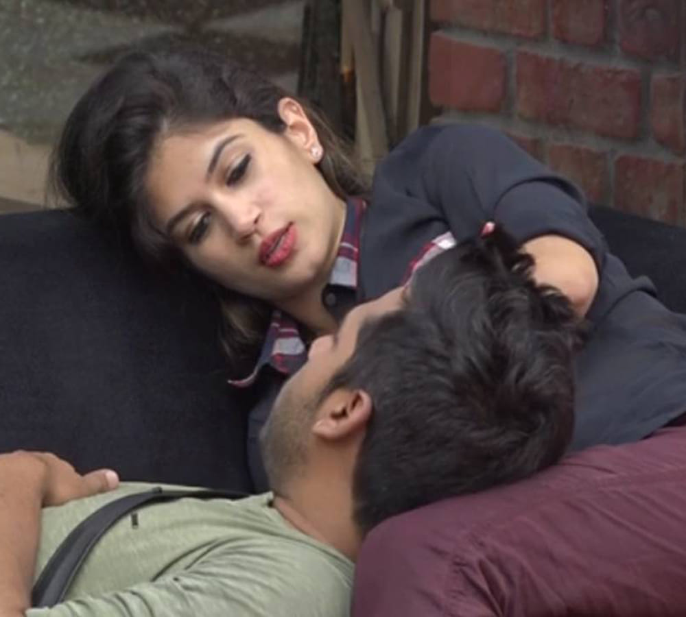 bigg boss makers chhoped off the make out scene of puneesh sharma and bandagi kalra