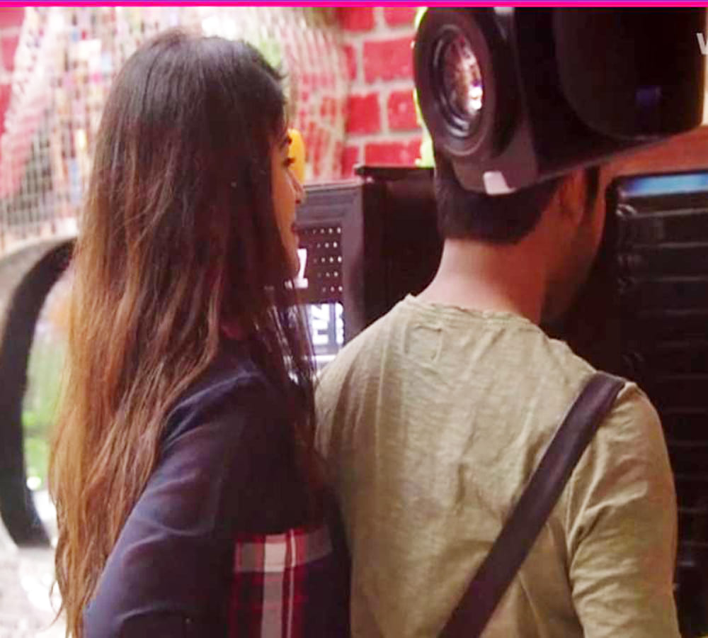 bandagi kalra wants to slap puneesh sharma at bigg boss house