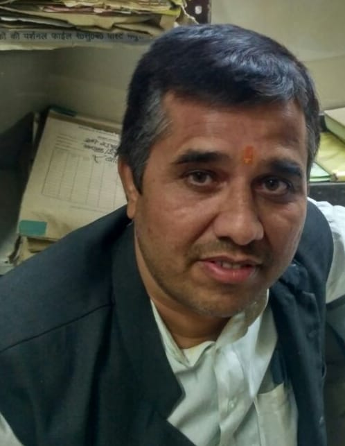 अवैध रेलवे रिजर्वेशन काउंटर चला रहे सपा नेता को दबोचा