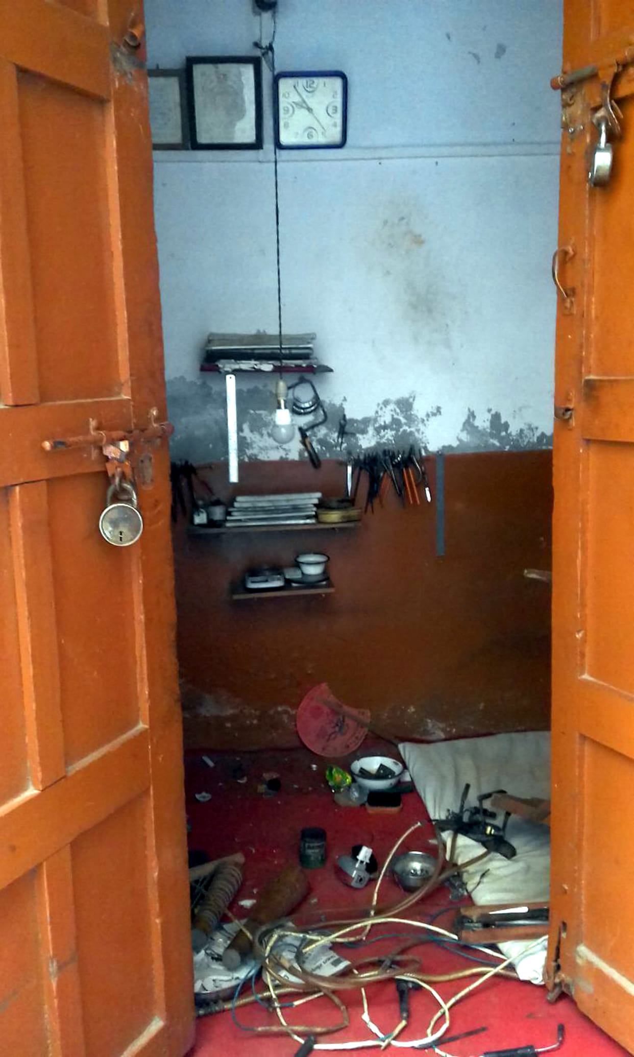 सर्राफा दुकान से 1.80 लाख की चोरी