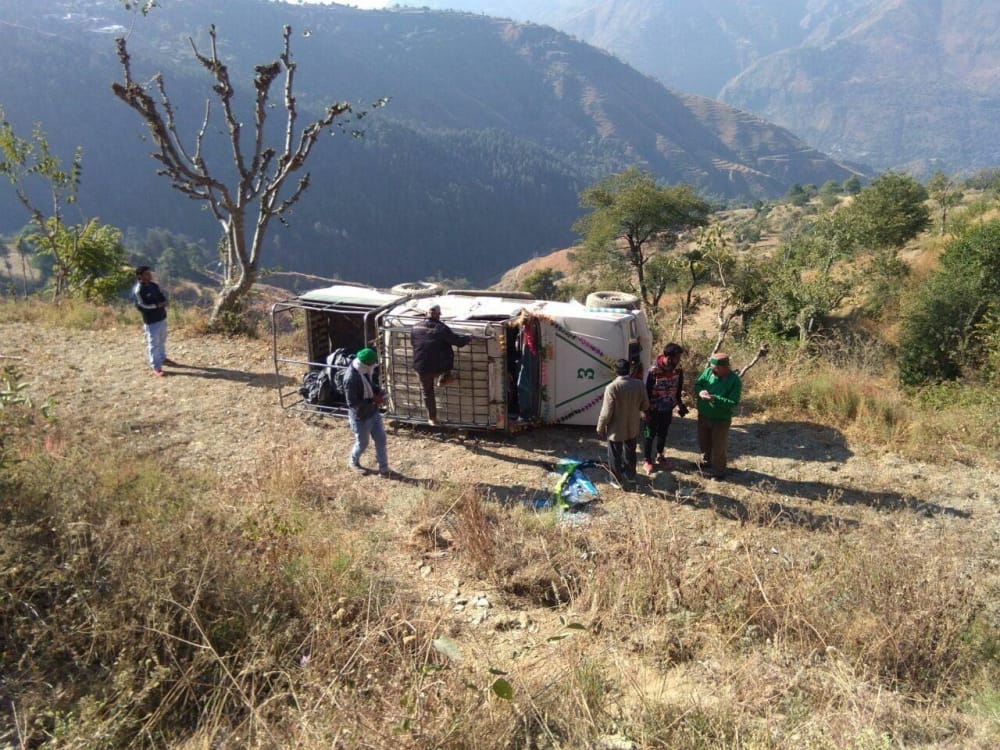 Five people injured in falling utility ditch