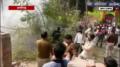 VIDEO:  Car suddenly burn in aligarh