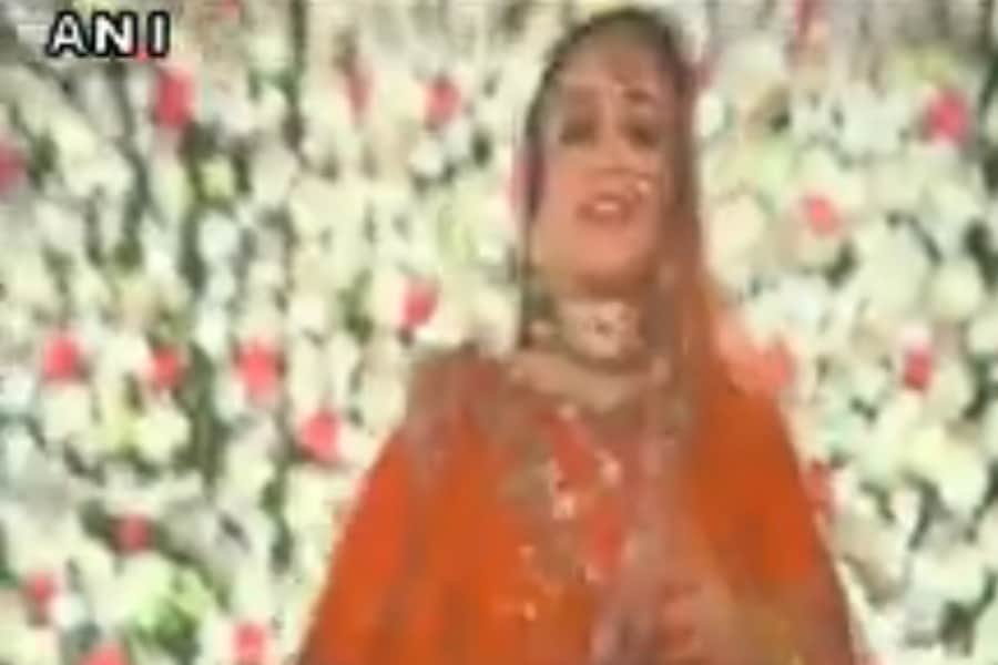 aparna yadav performance on a song of film padmavati.