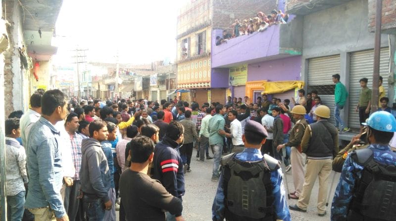 गलत बूथ नंबर के कारण मतदाताओं को हुई परेशानी