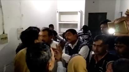 a clash between sp candidate and bjp supporters in lucknow