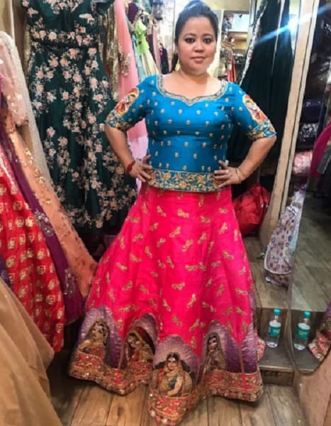 Comedy queen Bharti Singh looking stunning at her bangle ceremony