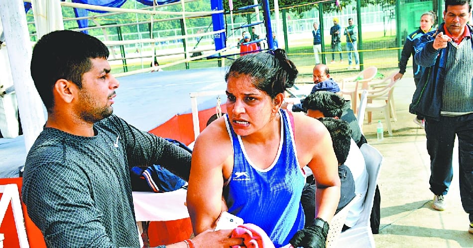 Female boxer got angery after loss in championship