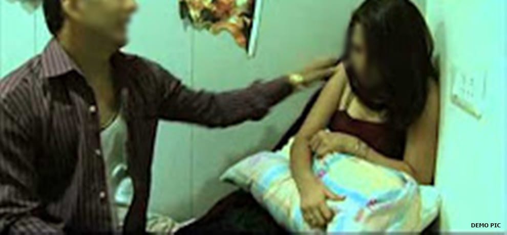 Boyfriend suspects girlfriend of cheating, finally attacks her with blade in Mumbai