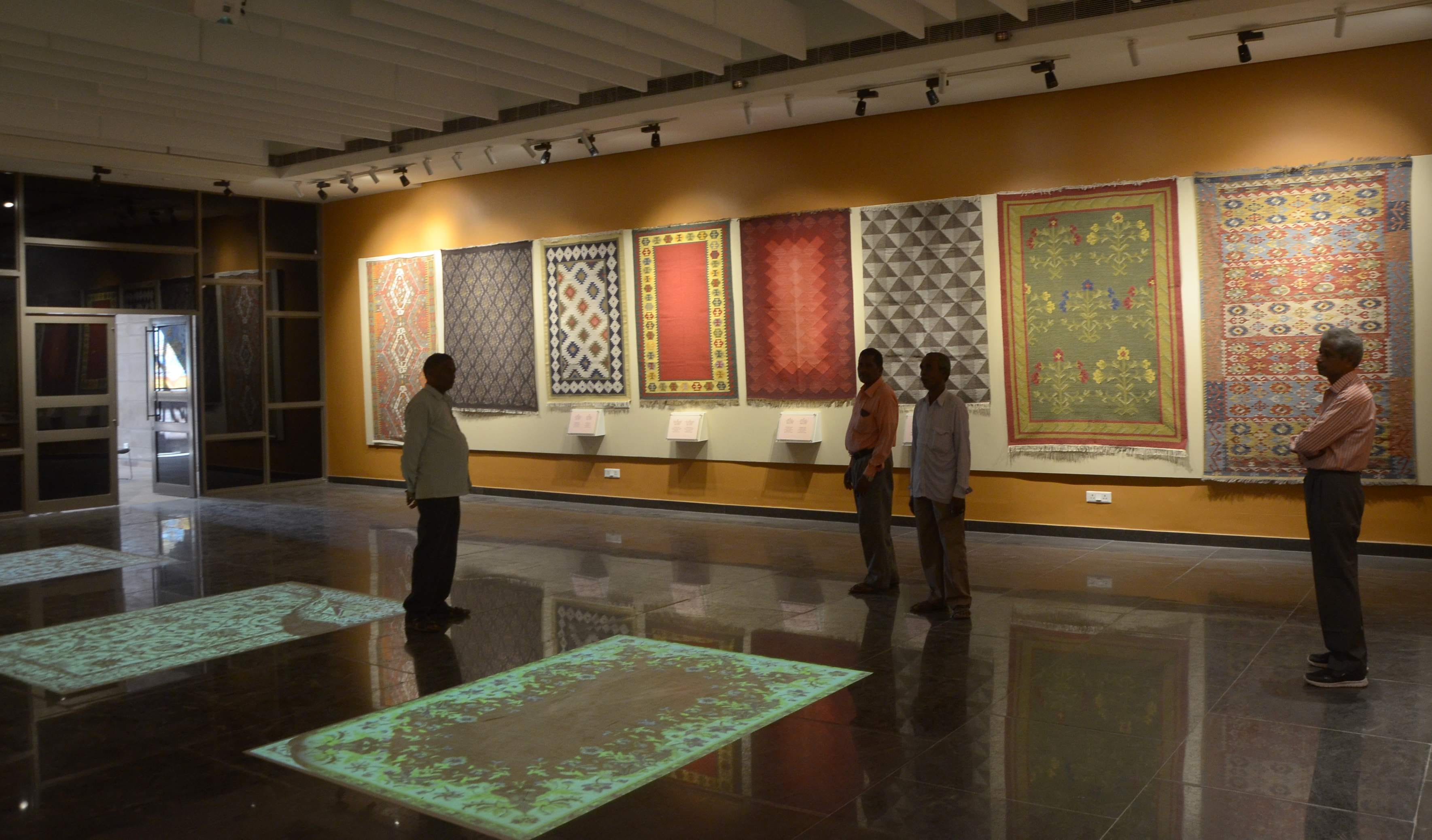 dindayal hastkala sankul digital display of carpet