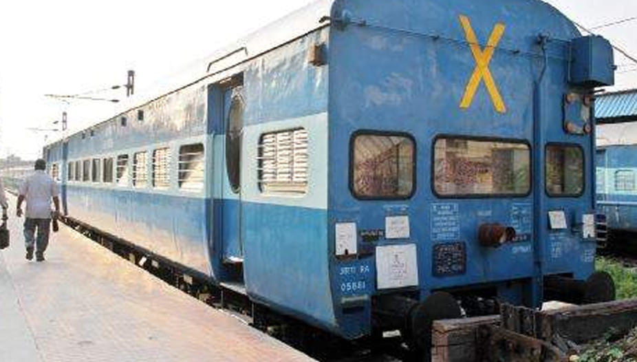 twelv train are cancelled because of fog by indian railways