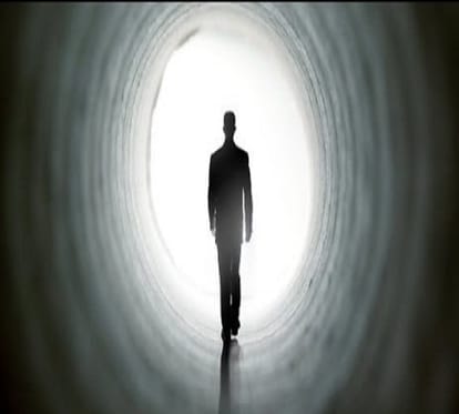 Dead person met in the dream know what it means