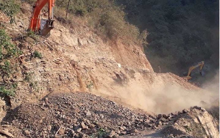 Travel between Gurna and Ghat Travel