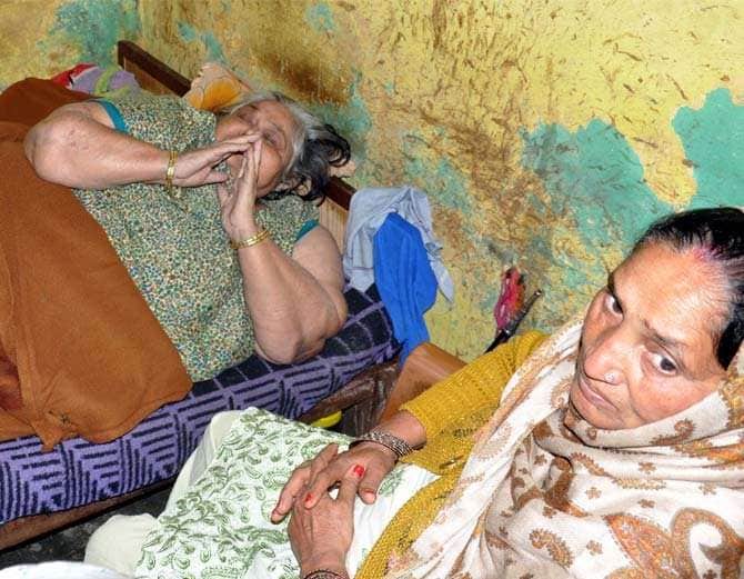 indian army soldier chandrabhan died in bsf camp at kashmir