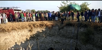 youth died after a group of friends pulled the chain of a train in kota 