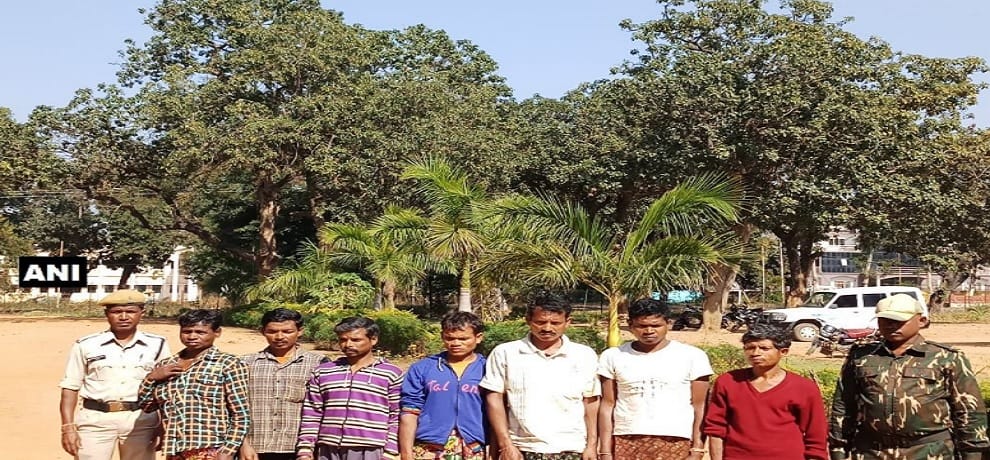 Chhattisgarh seven naxals arrested in Narayanpur one Constable injured in IED blast in Sukma
