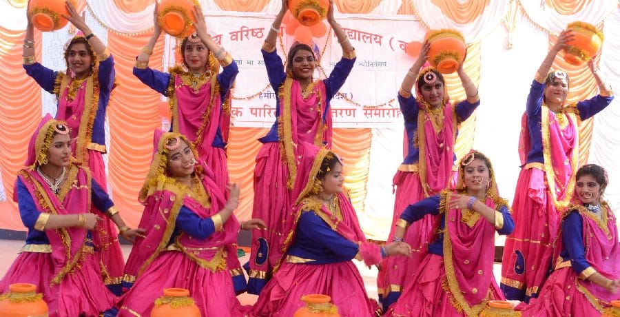 बेटी है अनमोल गीत पर प्रियंका ने लूटी वाहवाही