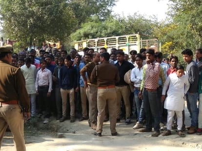 firing in etah over fake voting 