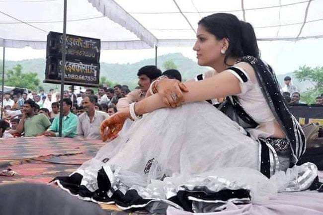 sapna chaudhary unseen photos of childhood, bigg boss 11