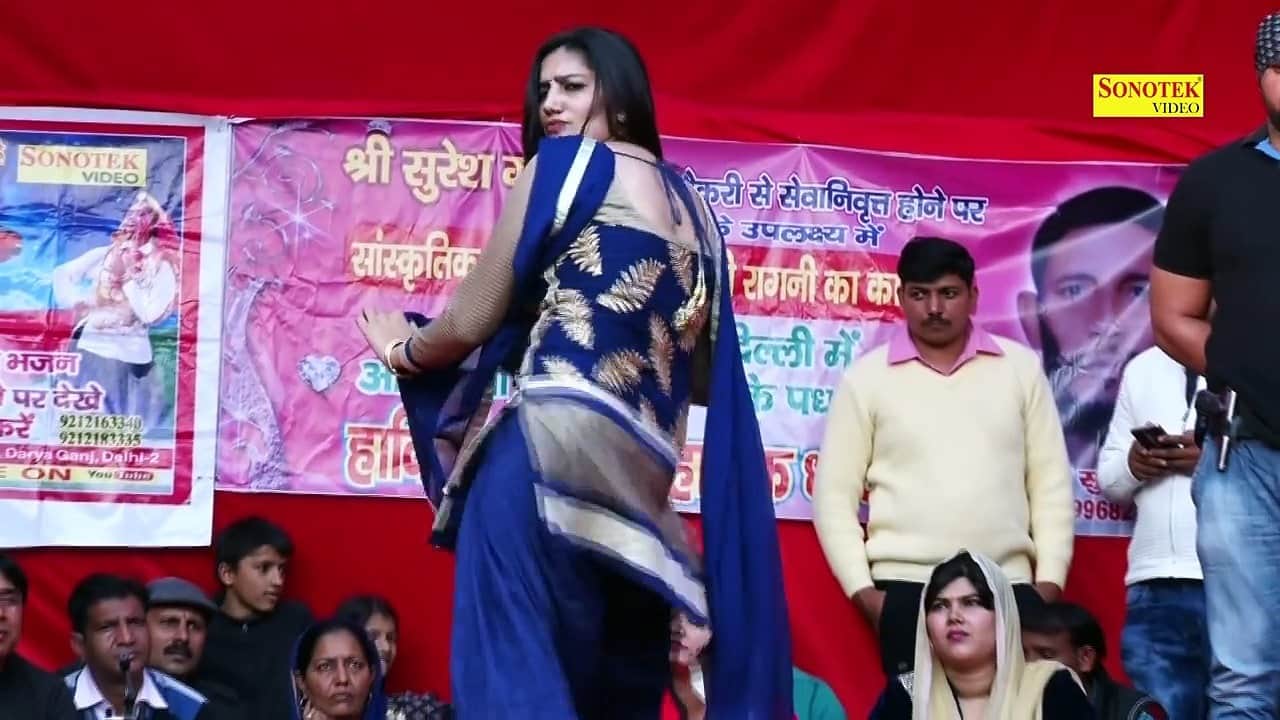 after eviction from bigg boss Sapna Chaudhary performed stage dance show in faridabad