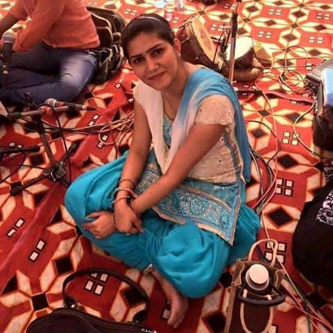 sapna chaudhary photo viral with benafsha soonawala, bigg boss 11