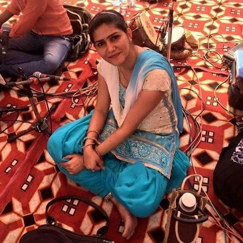 sapna chaudhary photo viral with benafsha soonawala, bigg boss 11