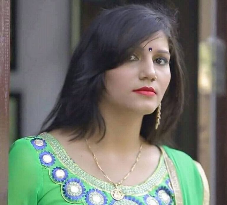 bigg boss 11 sapna choudhary show her moves on colors tv serial