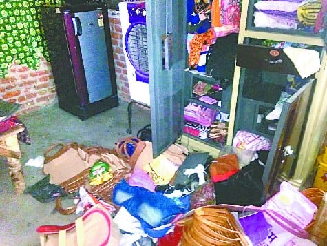 दूध व्यापारी के परिवार को बंधक बनाकर लूटपाट