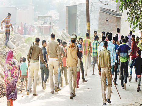Scramble in Samadhan, Walks of Sticks and Poles